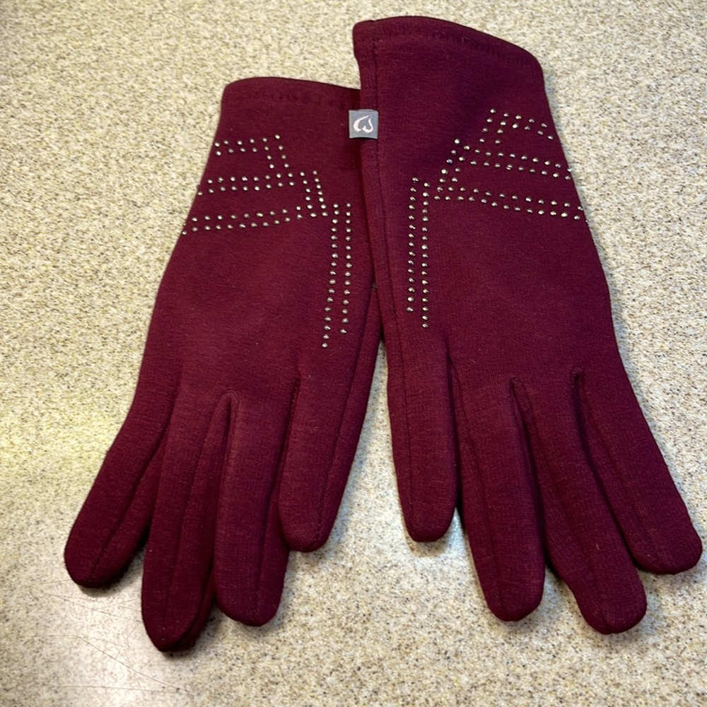Red Glamour Gloves 🧤.  BEAUTIFUL 😍